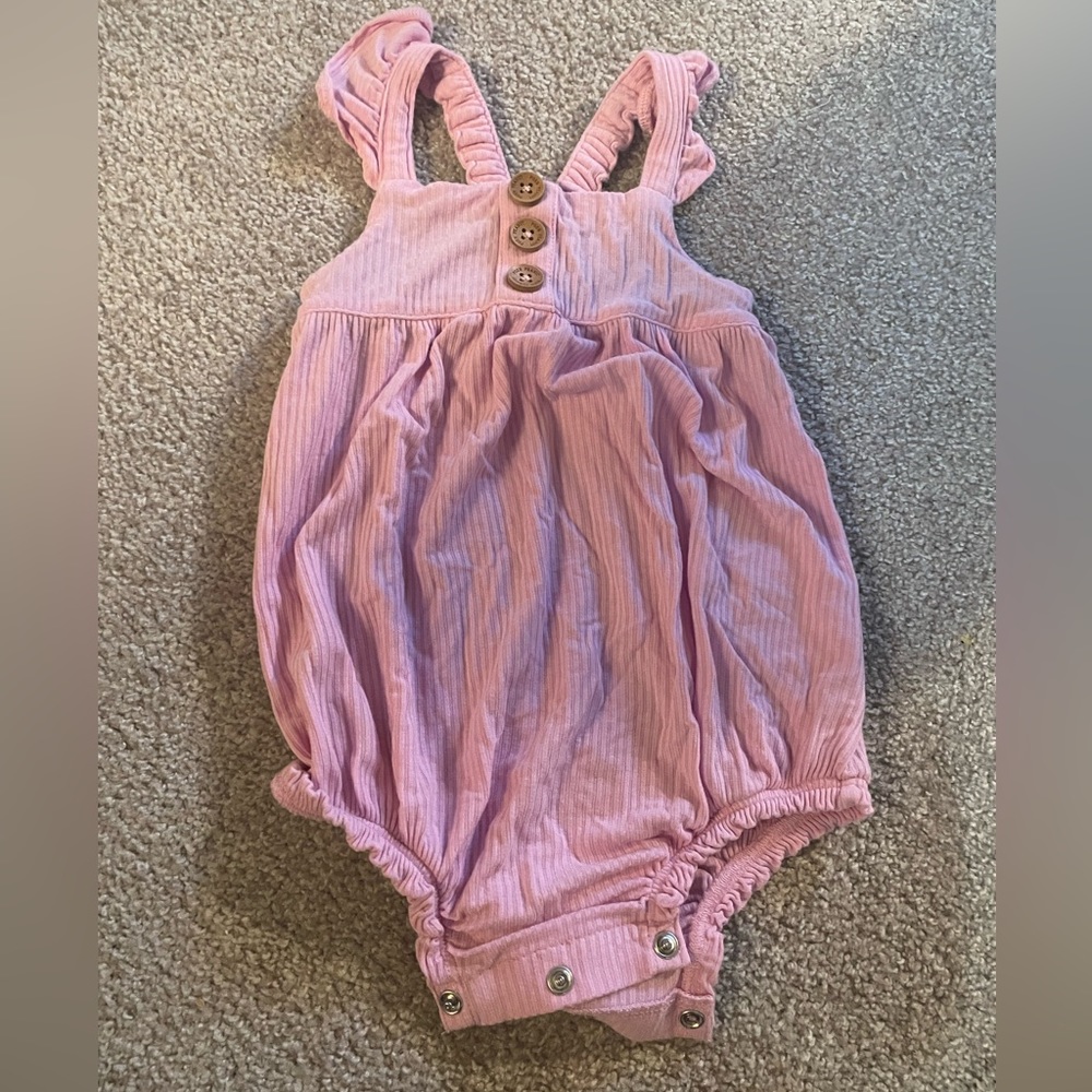 Posh Peanut ruffled cap sleeve pink bubble romper size 6-12